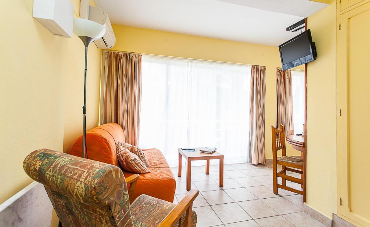Hostal Doris - Adults Only Colonia de Sant Jordi Ngoại thất bức ảnh