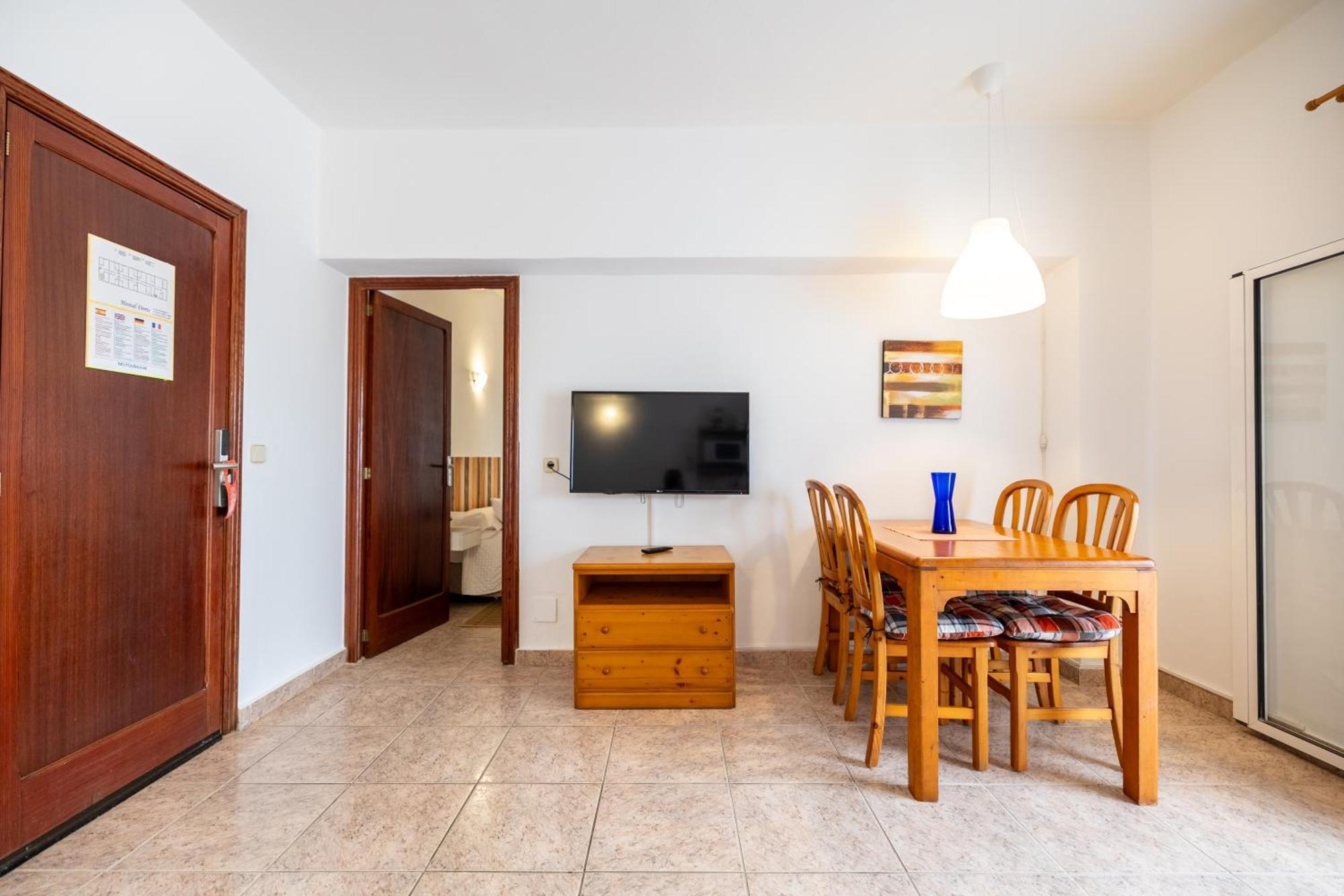 Hostal Doris - Adults Only Colonia de Sant Jordi Phòng bức ảnh
