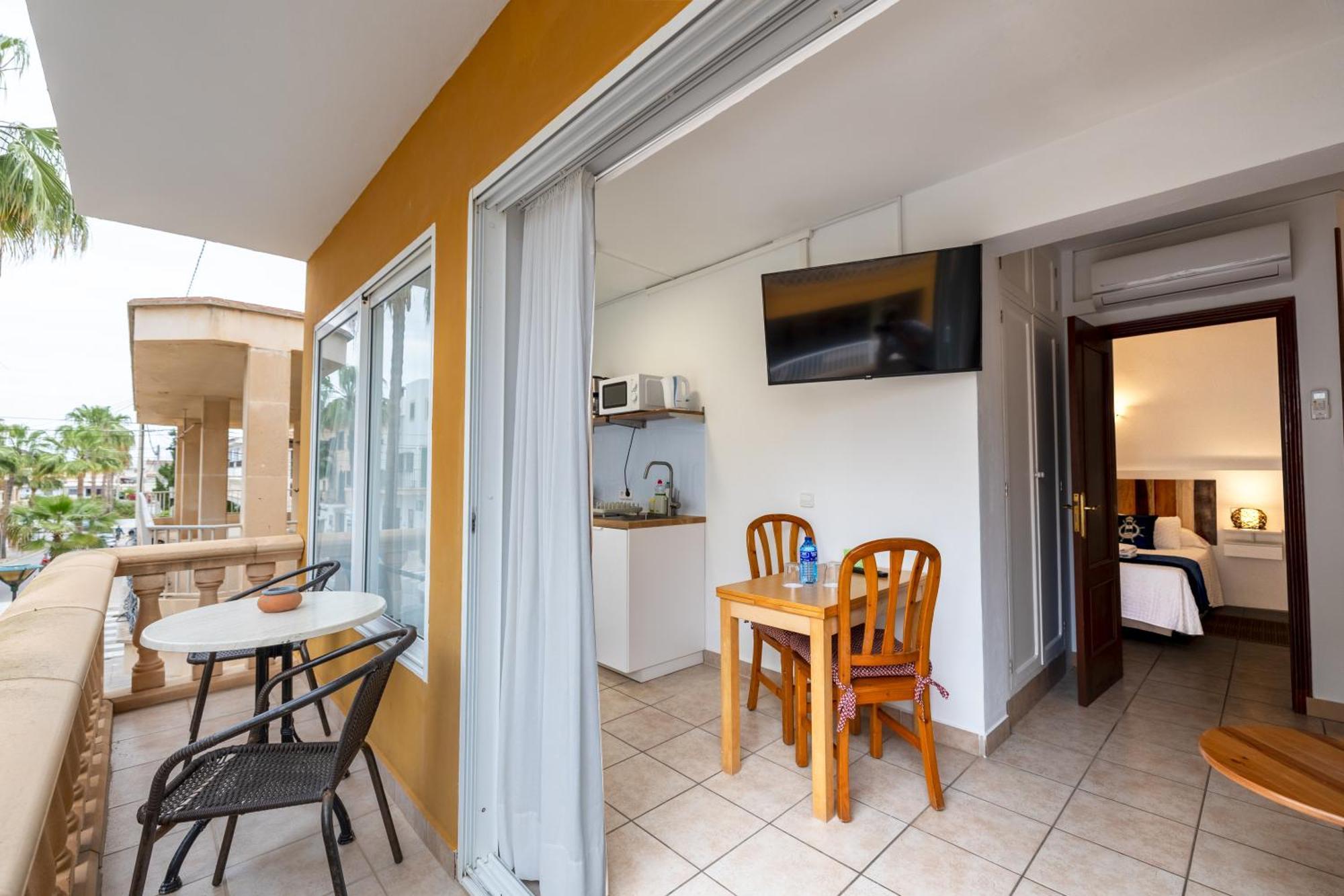 Hostal Doris - Adults Only Colonia de Sant Jordi Phòng bức ảnh