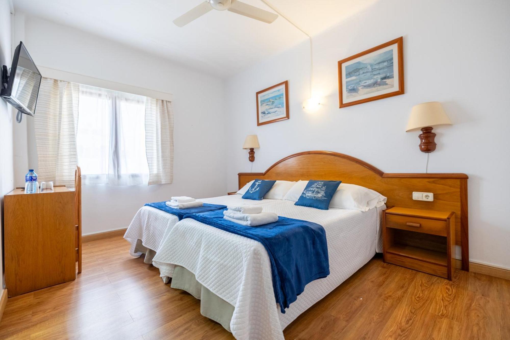 Hostal Doris - Adults Only Colonia de Sant Jordi Ngoại thất bức ảnh