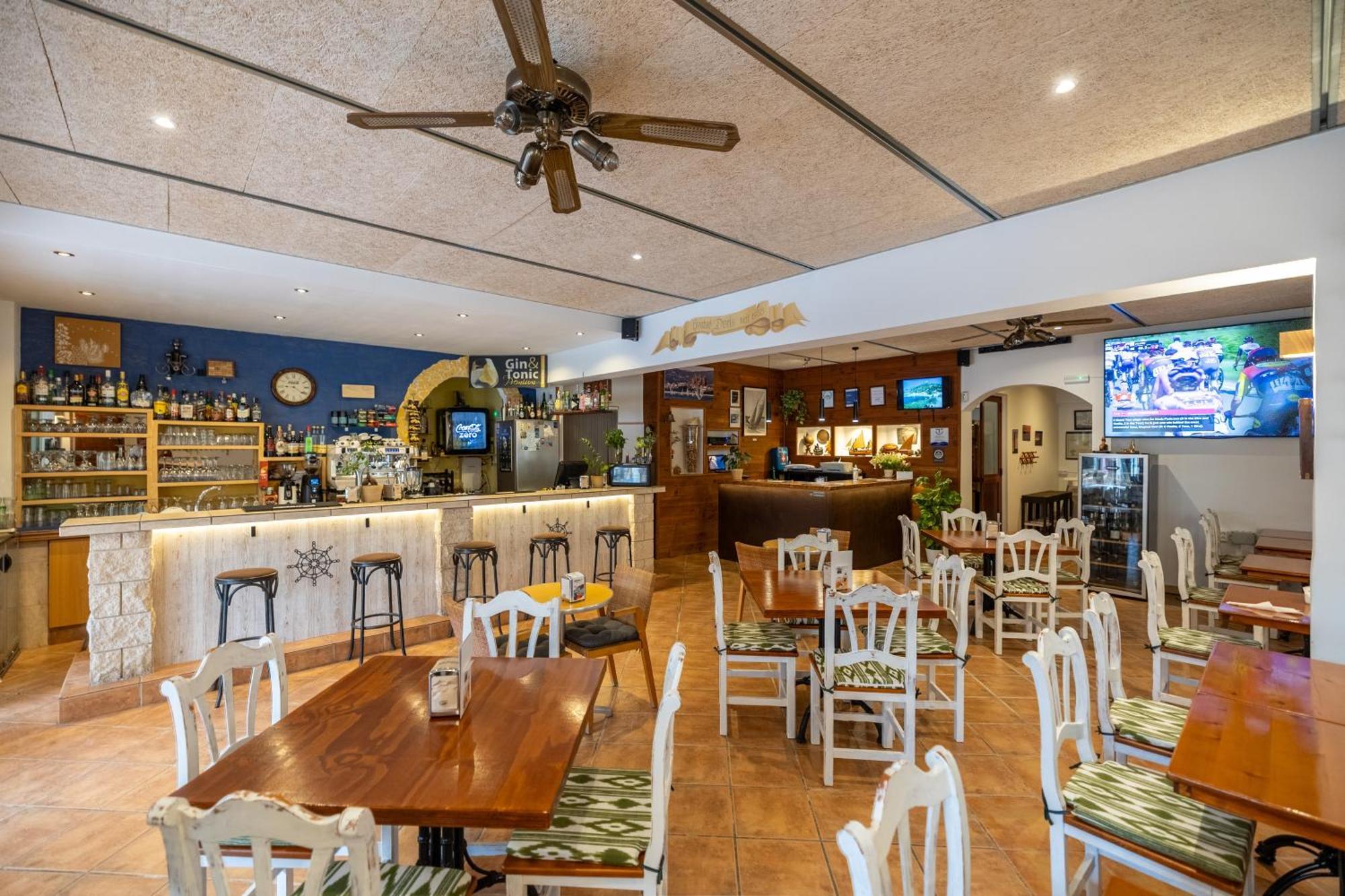 Hostal Doris - Adults Only Colonia de Sant Jordi Ngoại thất bức ảnh